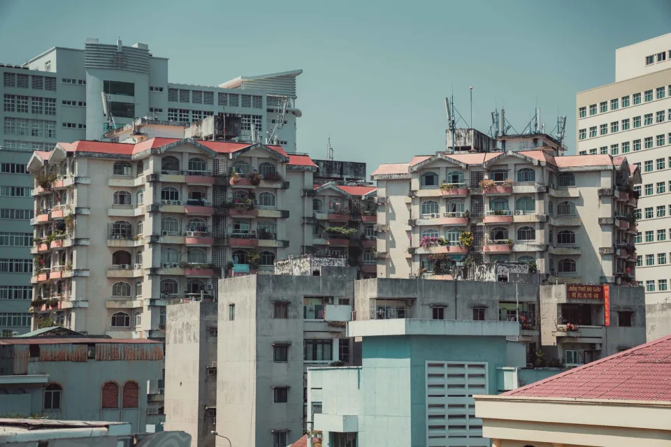 Mặt tiền nhà nhìn từ đường